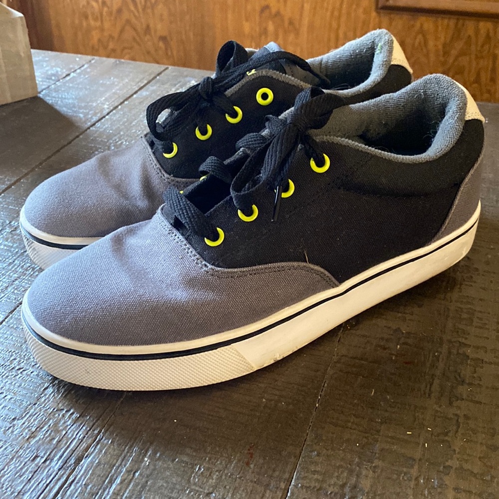 Heelys Launch Canvas Skate Shoes with Wheels Charcoal/Black/Lime Size Youth 5